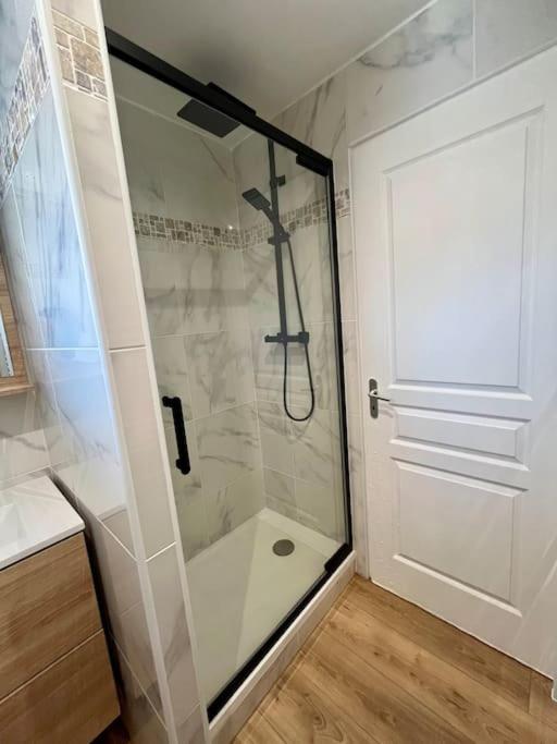 T2 Renove A 15 Min De Lyon Apartment Pierre-Benite Luaran gambar